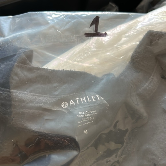 Athleta Crew Neck Long Sleeve‎ Black Lightweight Sweatshirt. Size M - Picture 12 of 12